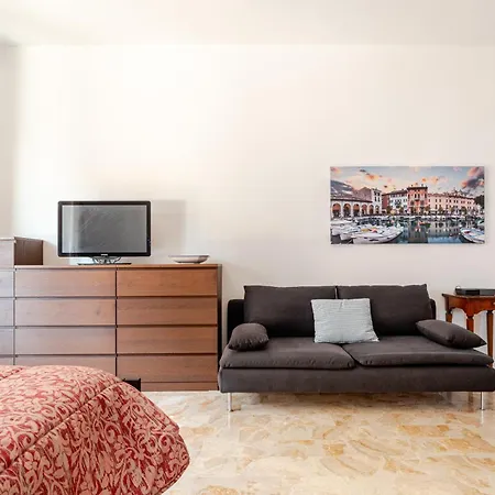 Gallo - Moderno Trilocale A Due Appartamento Brescia